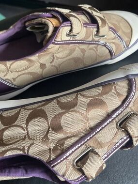 Coach Signature Brown Logo Size 9.5